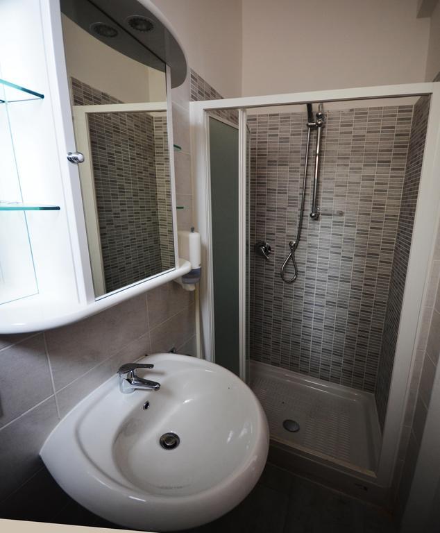 4-Tourist House Bologna-Studio - Self Check-In Ruang foto